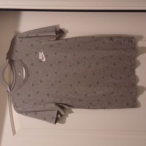 Nike t-shirt